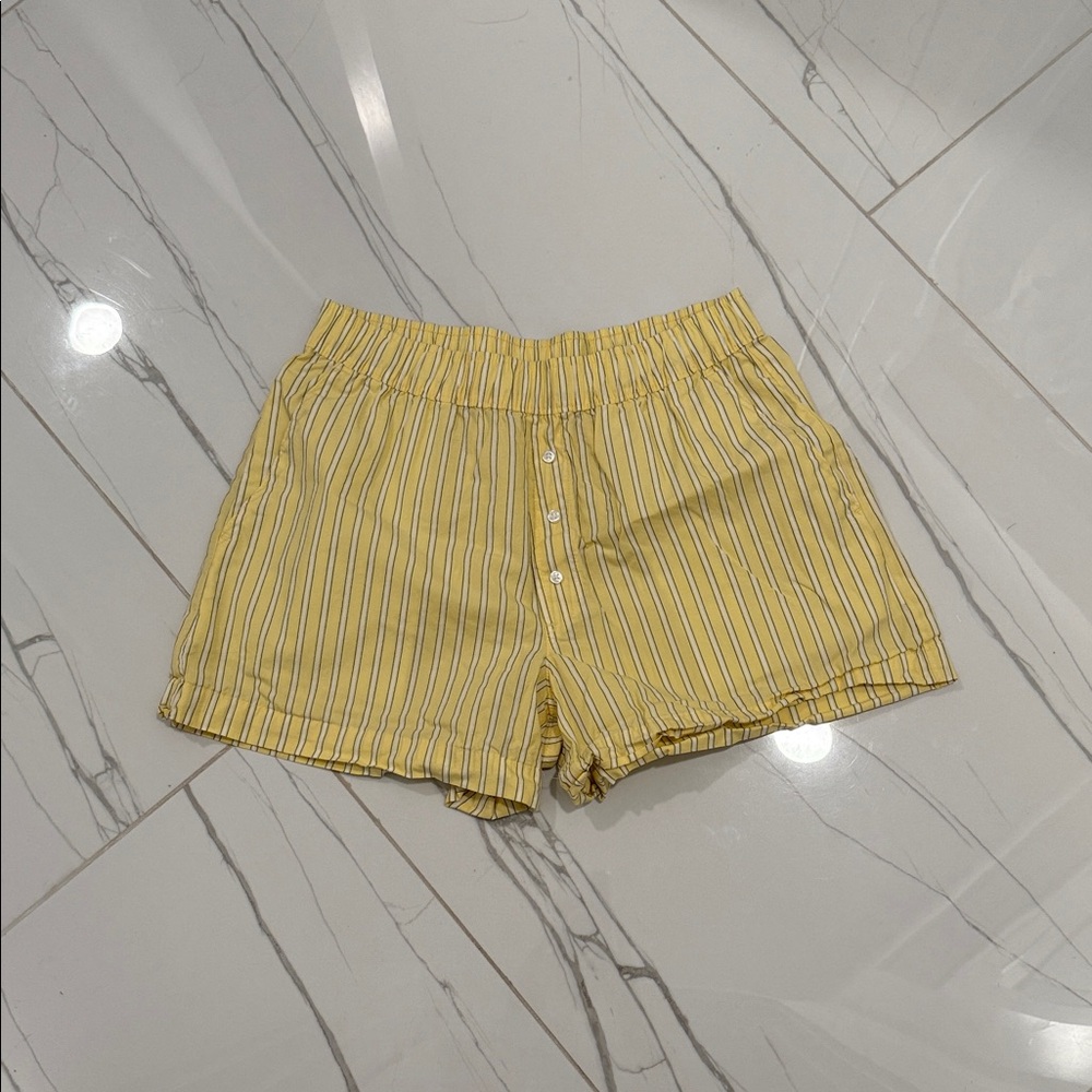 GAP High Waist Women's Shorts in Yellow Stripe